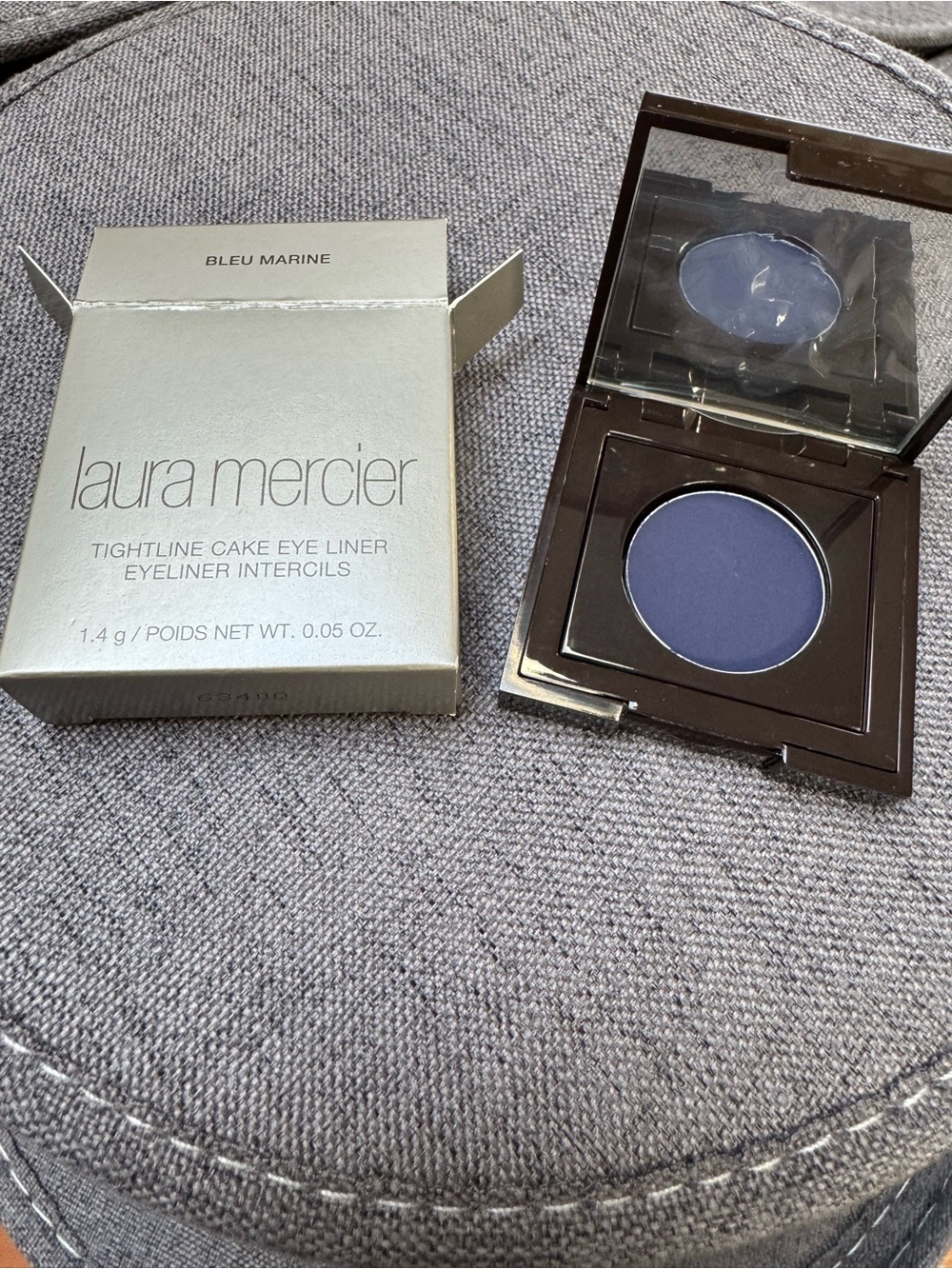 laura mercier metallic gold eyeliner compact - Picture 6 of 6